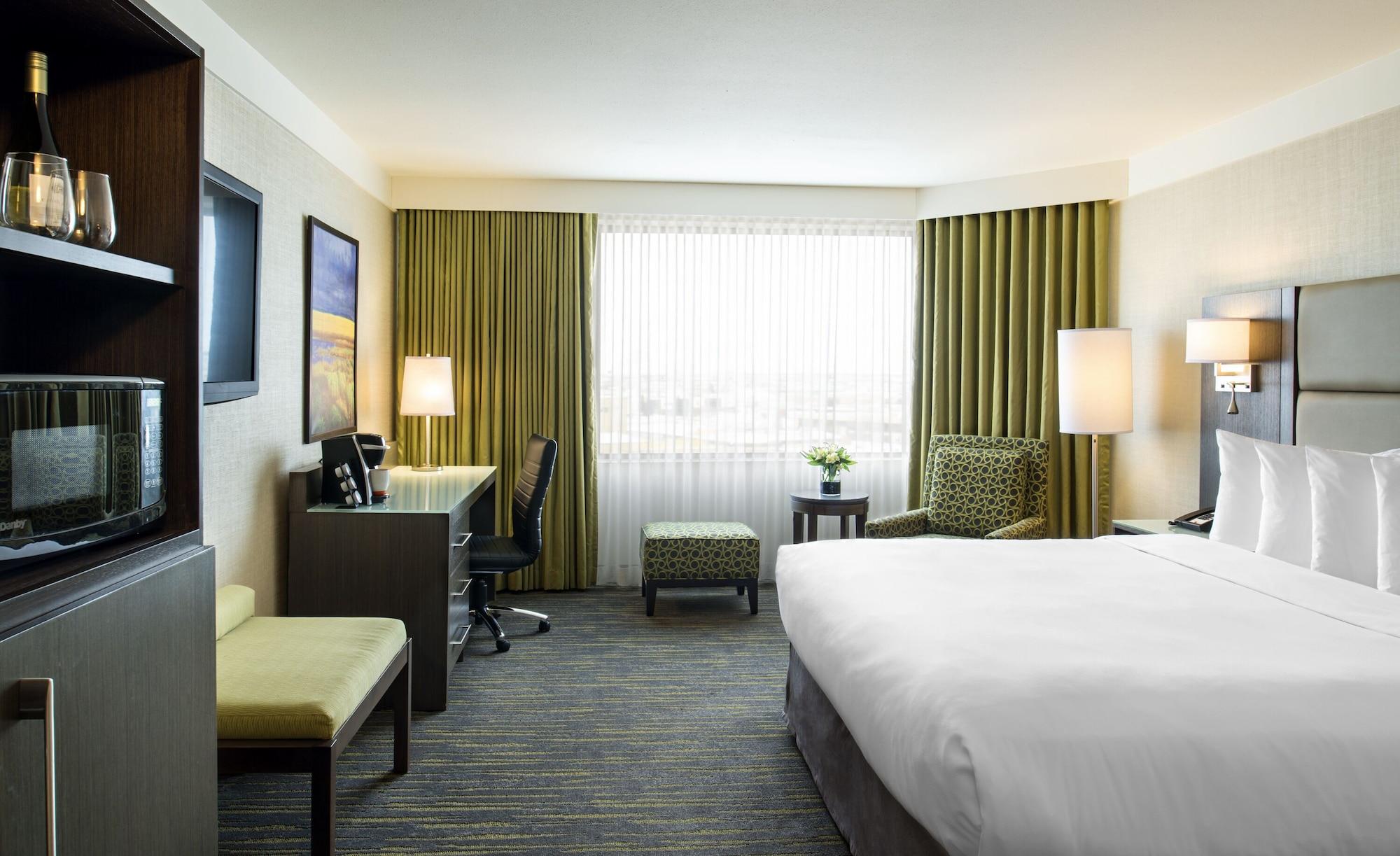 Saskatoon Inn & Conference Centre Екстер'єр фото